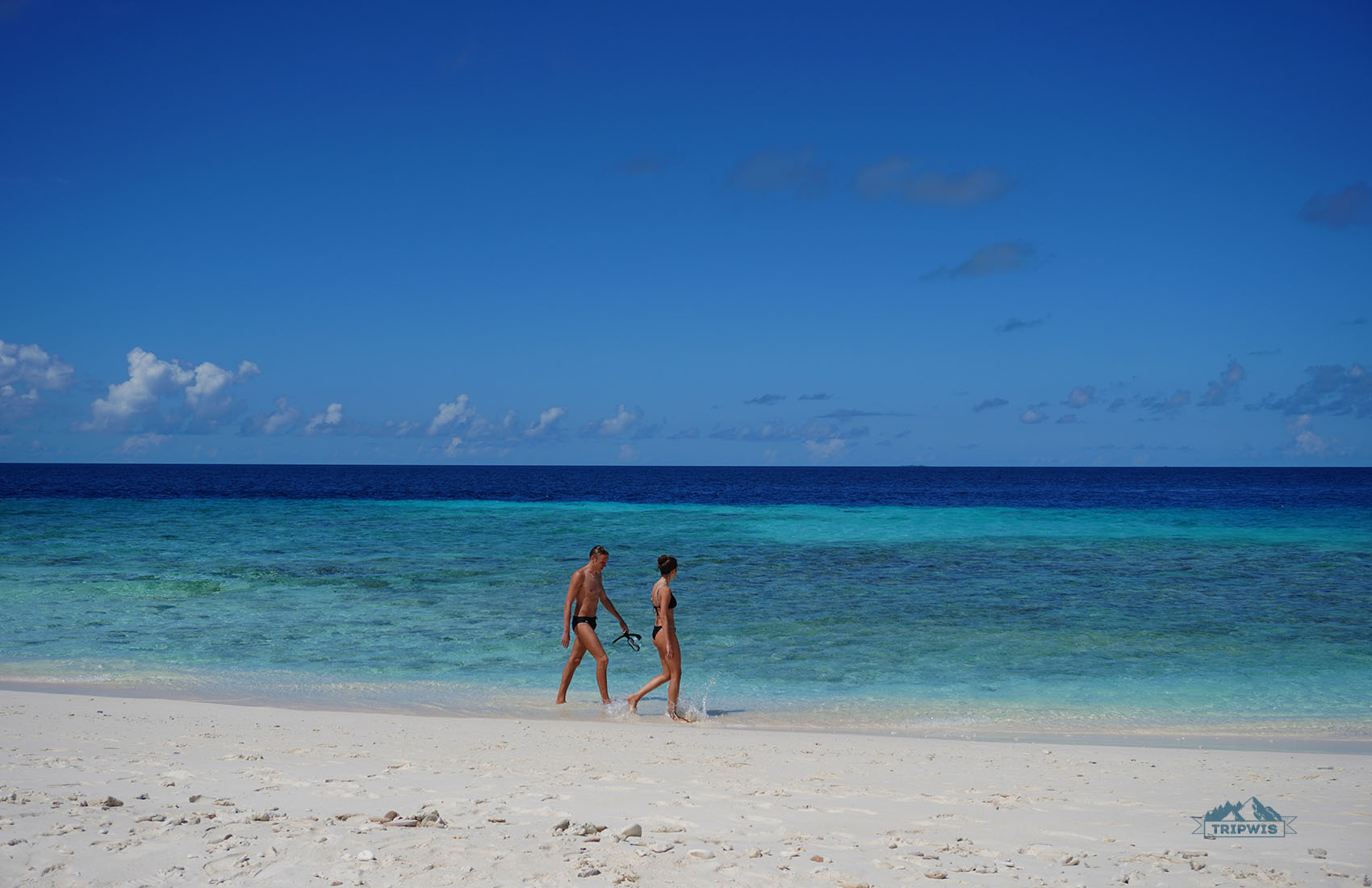 maldives blue water