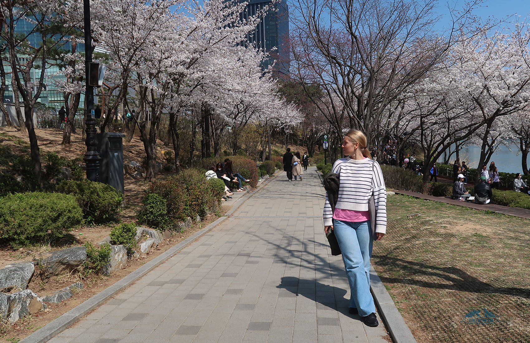 Seokchon Lake Park