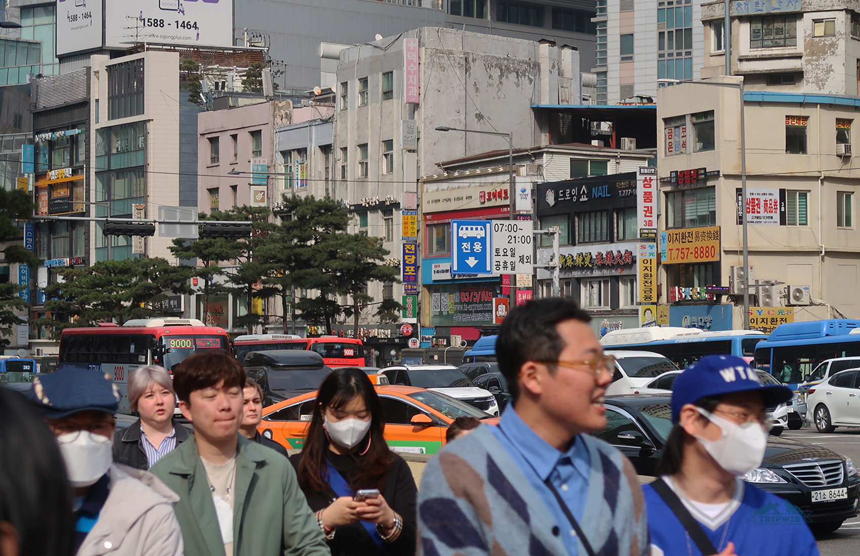 Seoul street and crowds