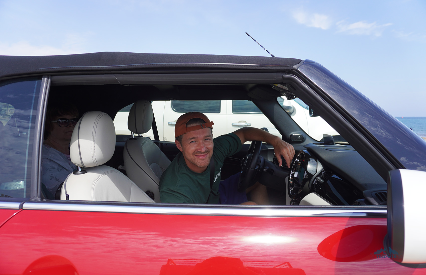 renting convertible cars in Dubai