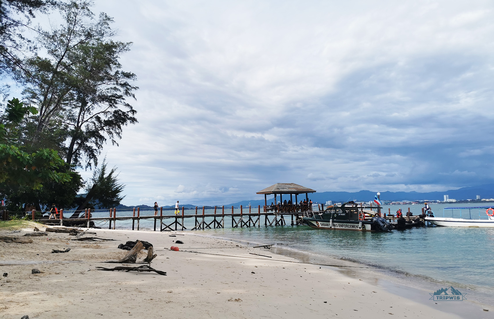 Mamutik borneo beach