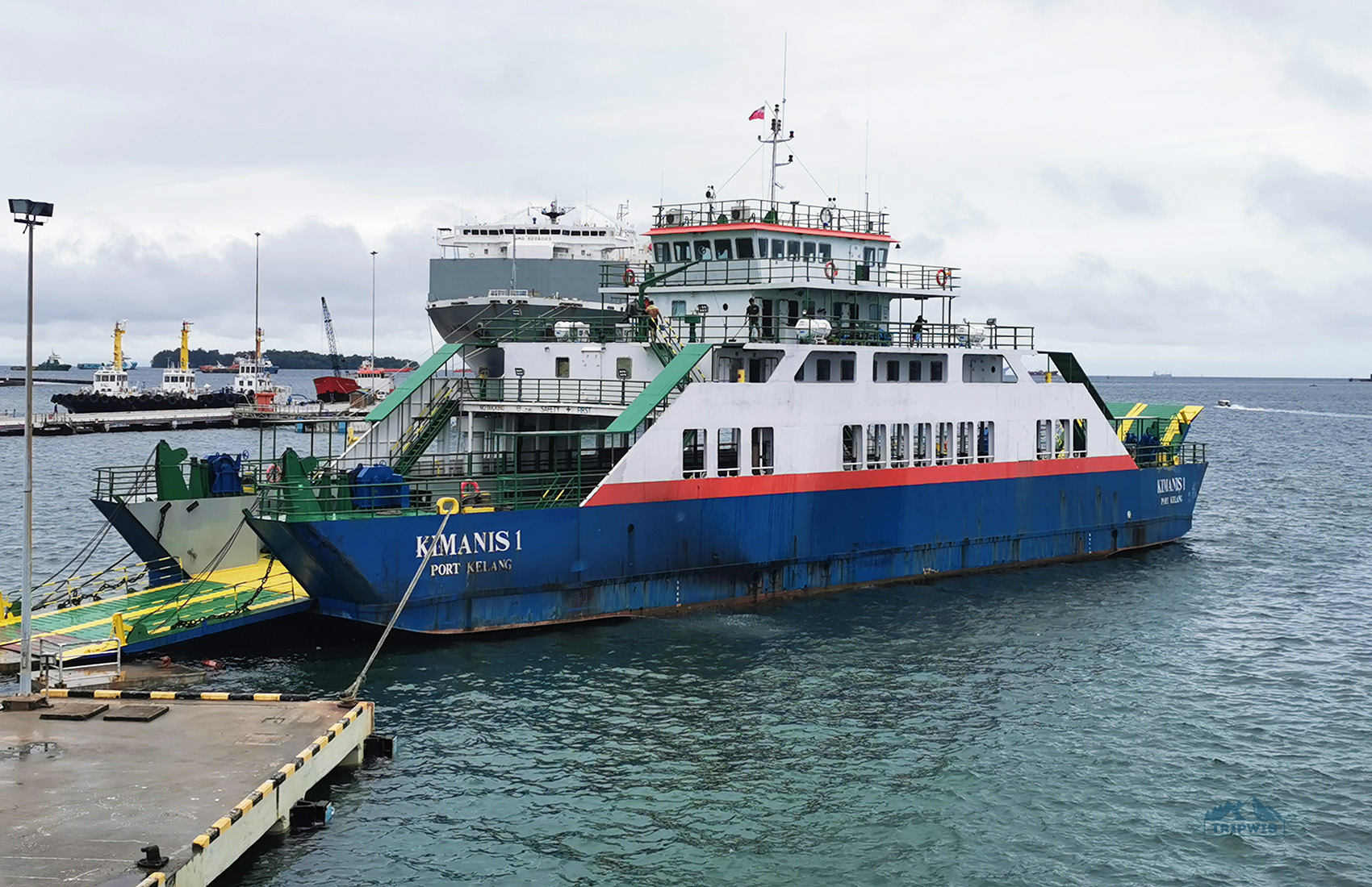 kimanis 1 ferry from Brunei to Borneo