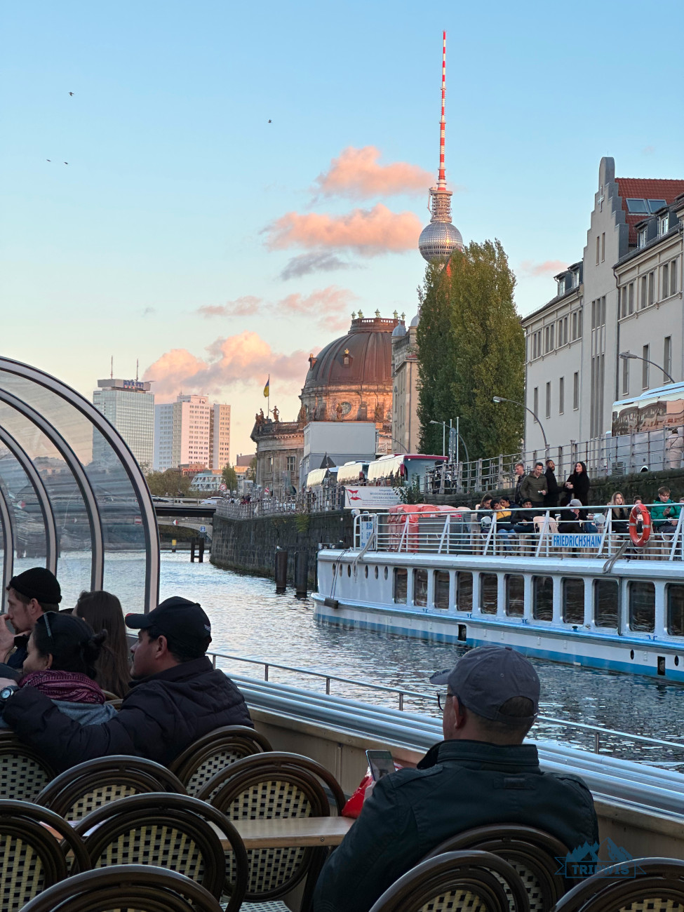 boat cruise down the Spree River