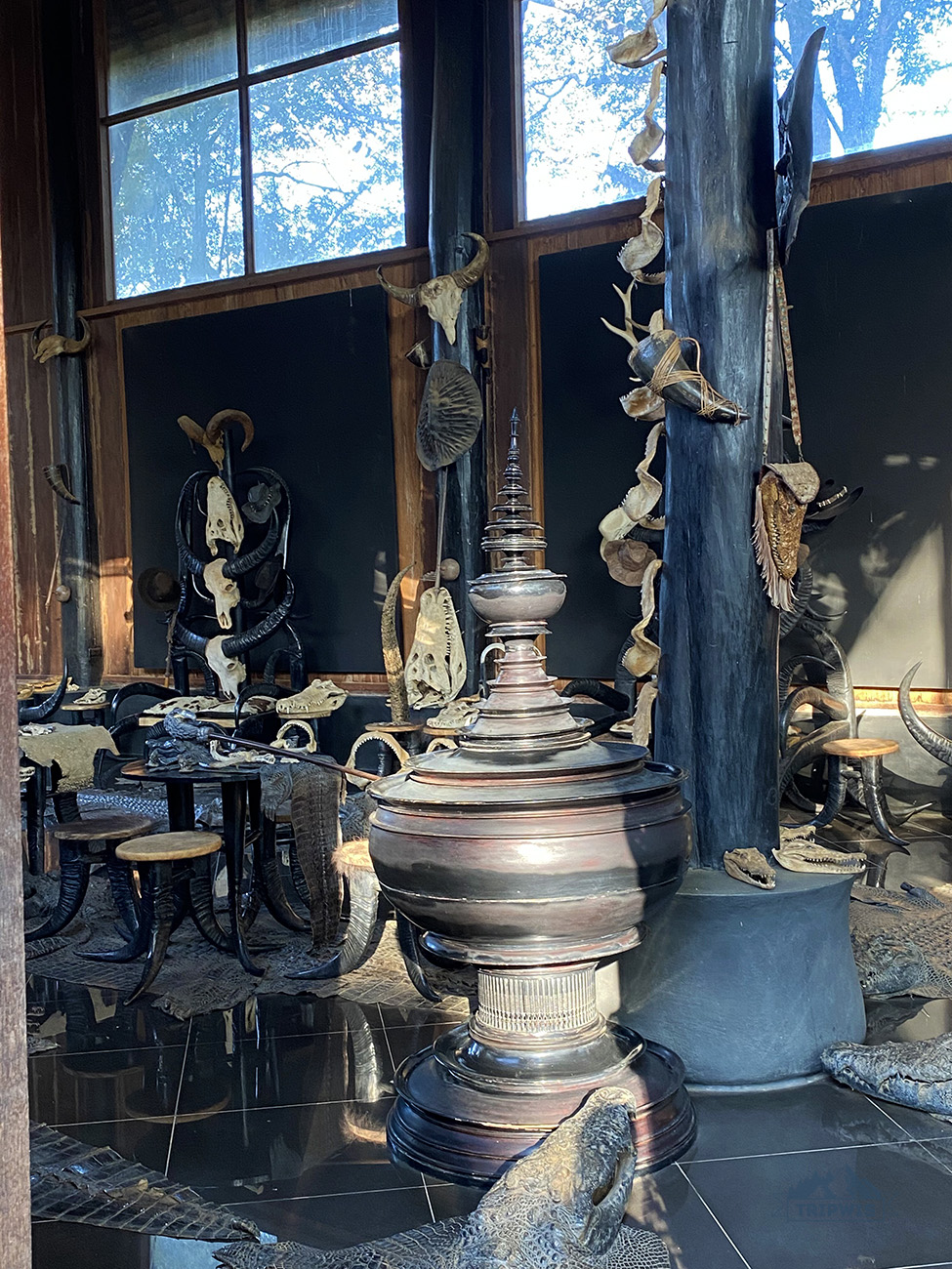 Baan Dam Museum inside