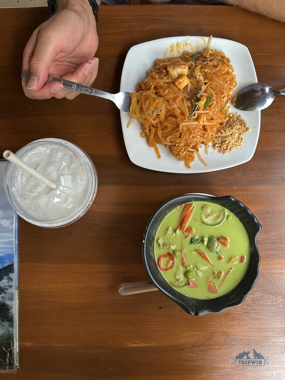 Pad thai and green curry