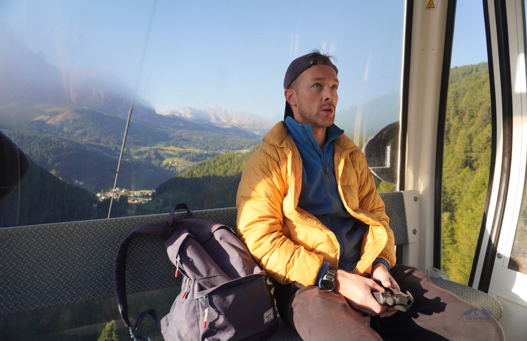 Col Raiser cable car inside