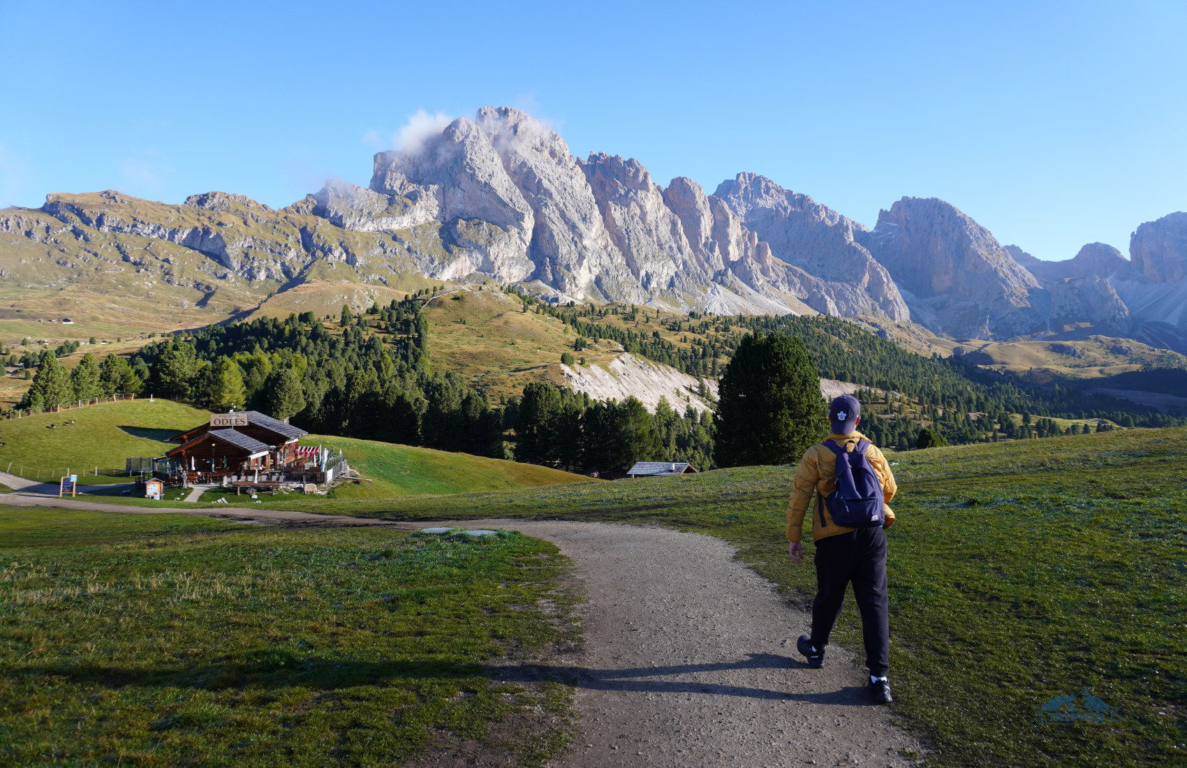Hiking from Col Raiser cable car to Seceda