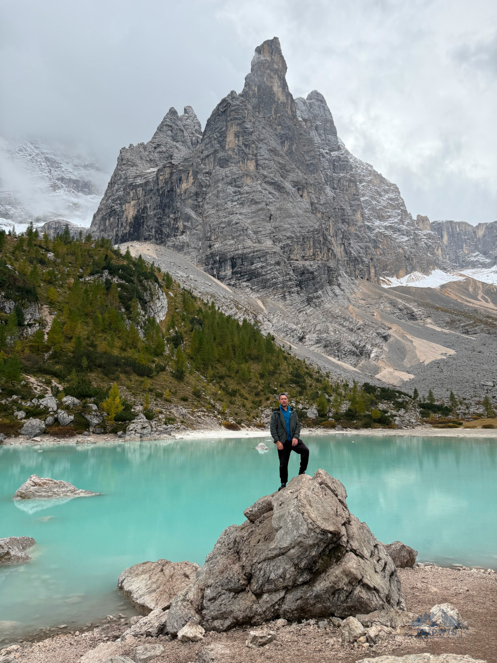 Sorapis Lake vertical