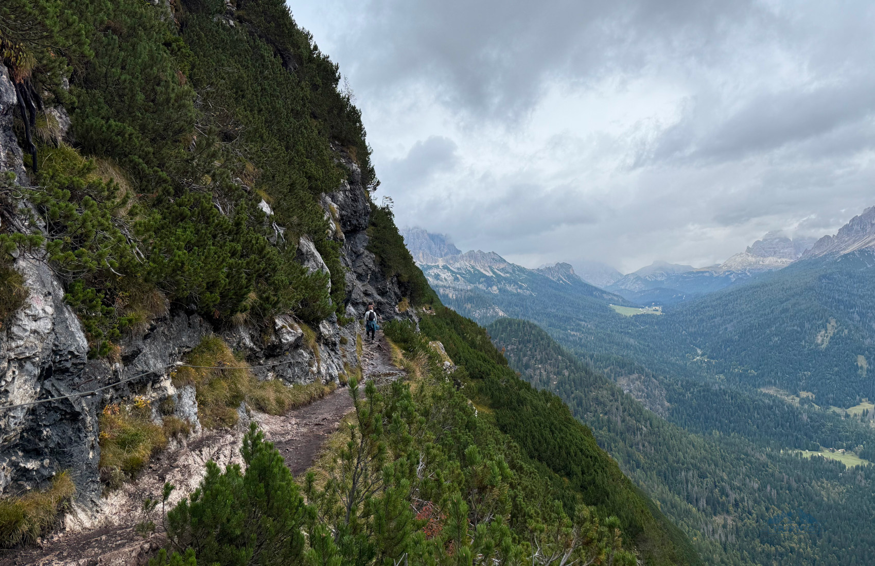 Sorapis lake hike view