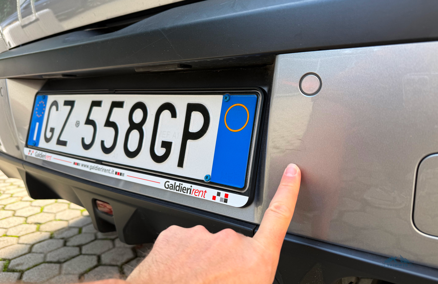 Inspect the car upon pick-up