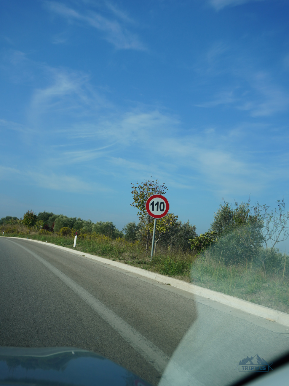 Speed limits and road signs Albania