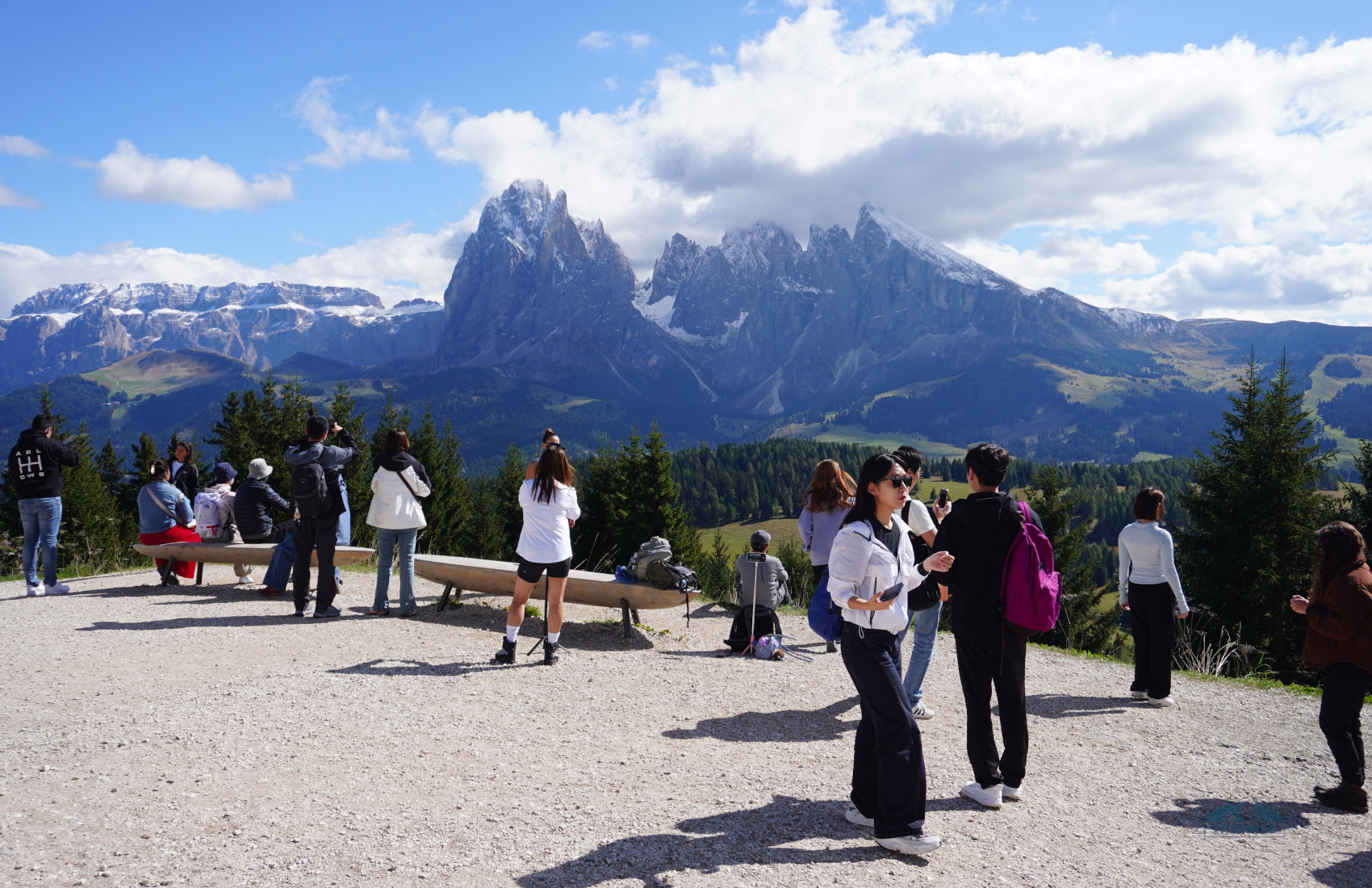 dolomites alpe di siusi main viewpoint and people