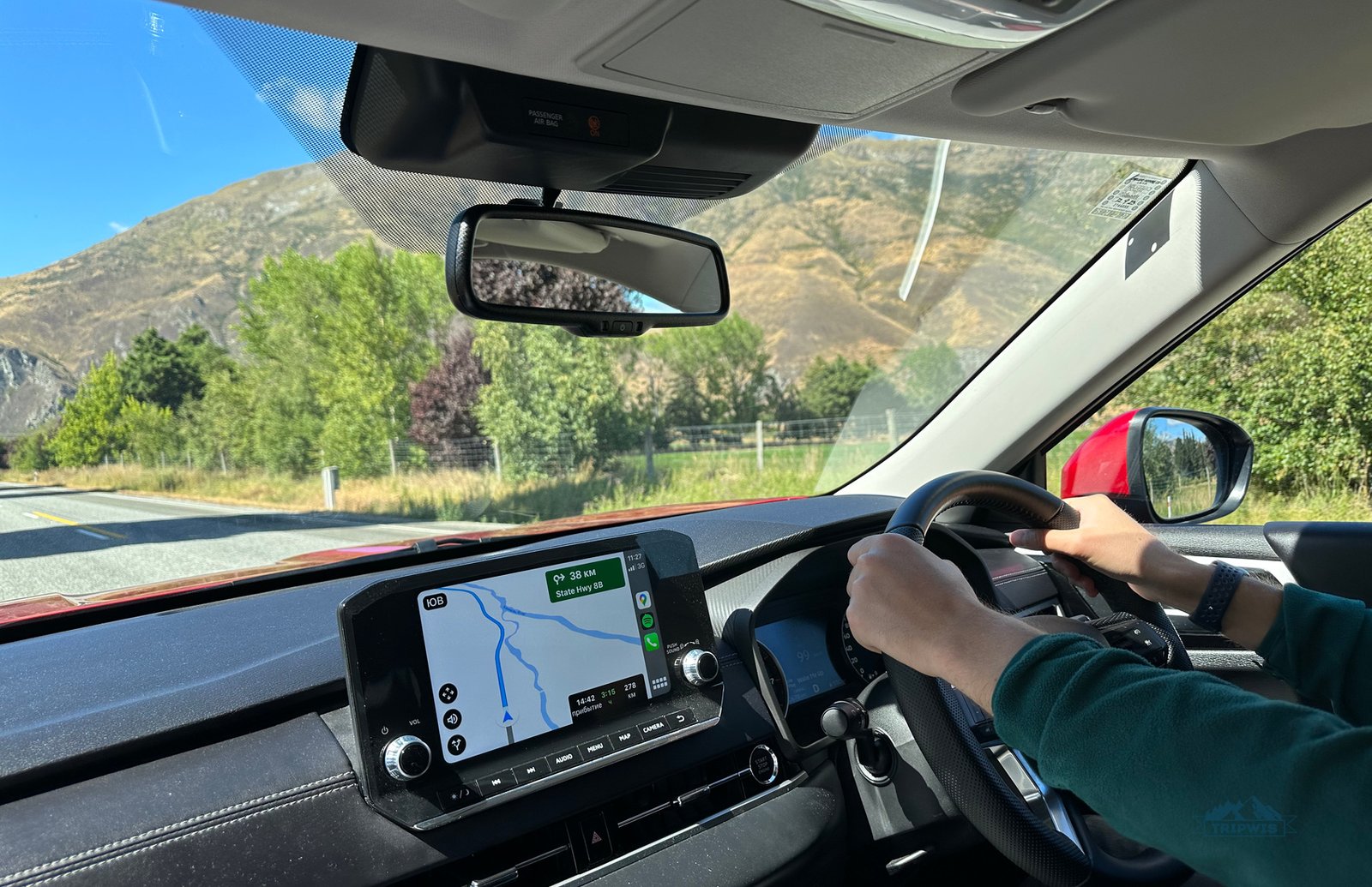 driving-rental-car-navigation-near-queenstown
