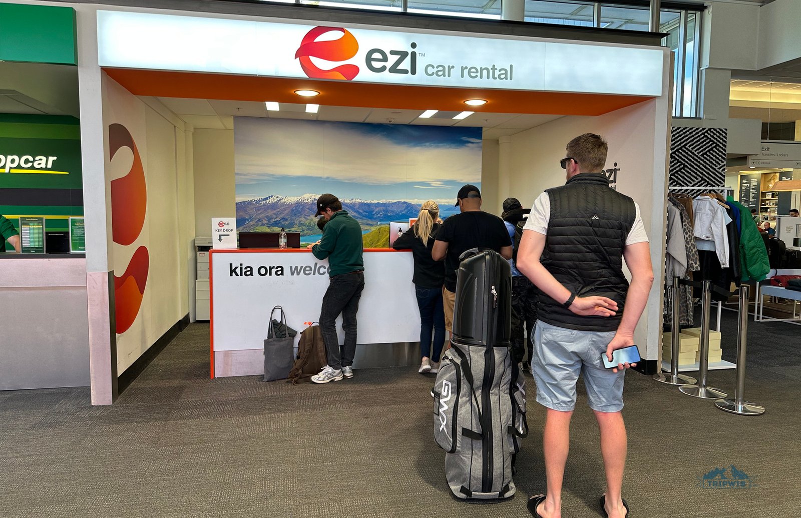 ezi-car-rental-desk-queenstown-airport
